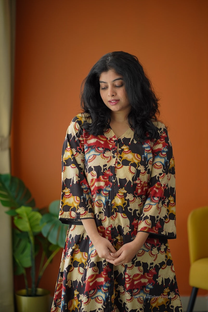 ammayi desi black co-ord set