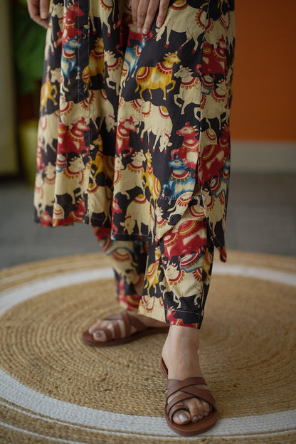 Ammayi Desi black co-ord set