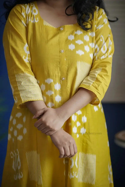 Augusta Bumble Yellow Cotton Aline Dress